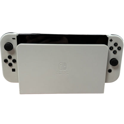 Begagnad Nintendo Switch OLED-konsol 64 GB – Vita Joy-Con – Oöppnad/utan originalkartong + 2 handkontroller