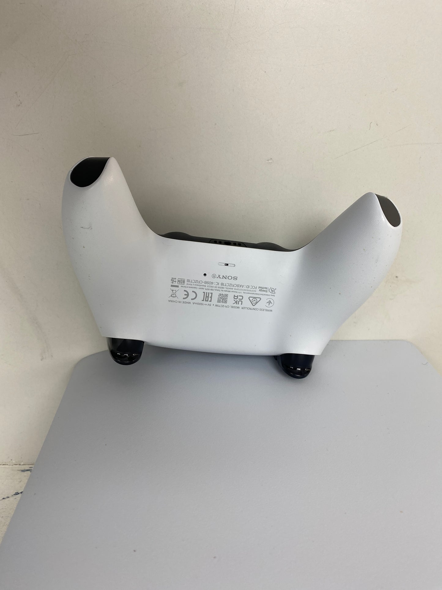 Begagnad Sony PlayStation 5 Slim Disc Edition – endast kartong skadad, fungerar som ny