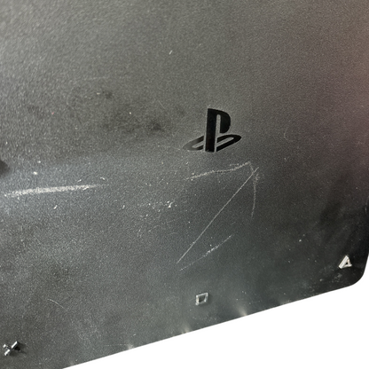 Bilden visar en PlayStation 4 Slim (PS4 Slim) - BRA SKICK