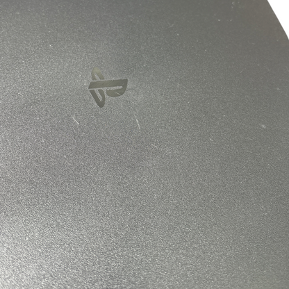 Bilden visar en PlayStation 4 Slim (PS4 Slim) - BRA SKICK