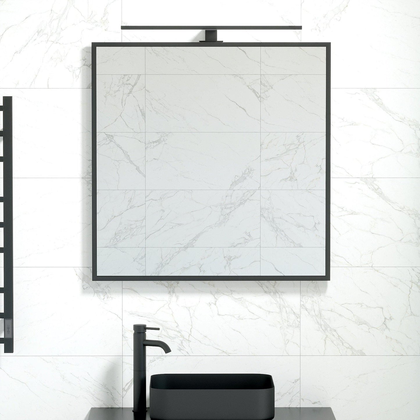 Fyrkantiga spegel - 80x80 cm med svart ram och väggfäste - Borgsted