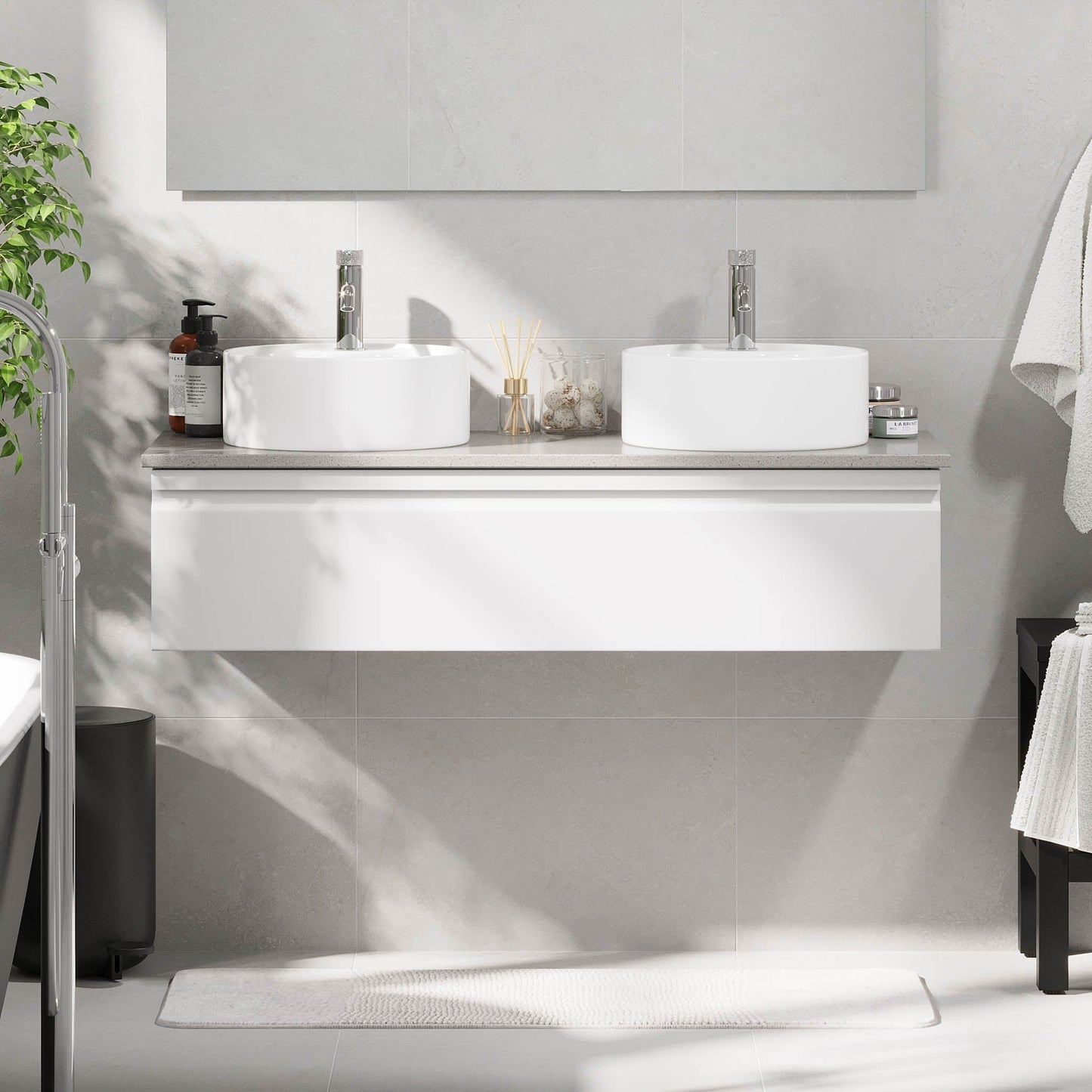 Badrumsmöbel med modern integrerad front - 100x46x29 cm - mattvit - grå bänkskiva med porslinstvättställ - Mirage
