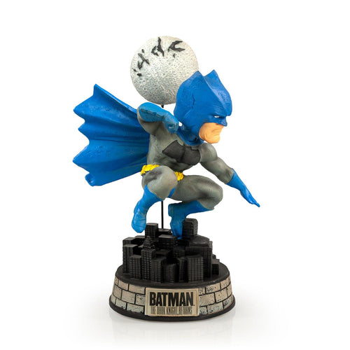 EXCLUSIVE Batman Bobblehead | Features Batman's Superhero Pose | 8 Resin Design